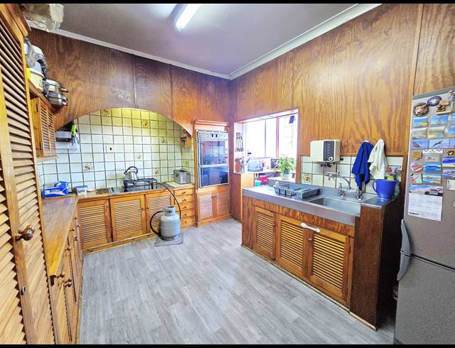 3 BEDROOM FREEHOLD FOR SALE IN THE HILL
